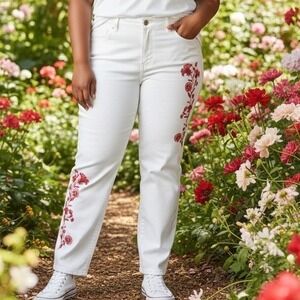 Style & Co Curvy Boyfriend Jeans White Red Floral Embroidery Mid Rise Size 8 NEW